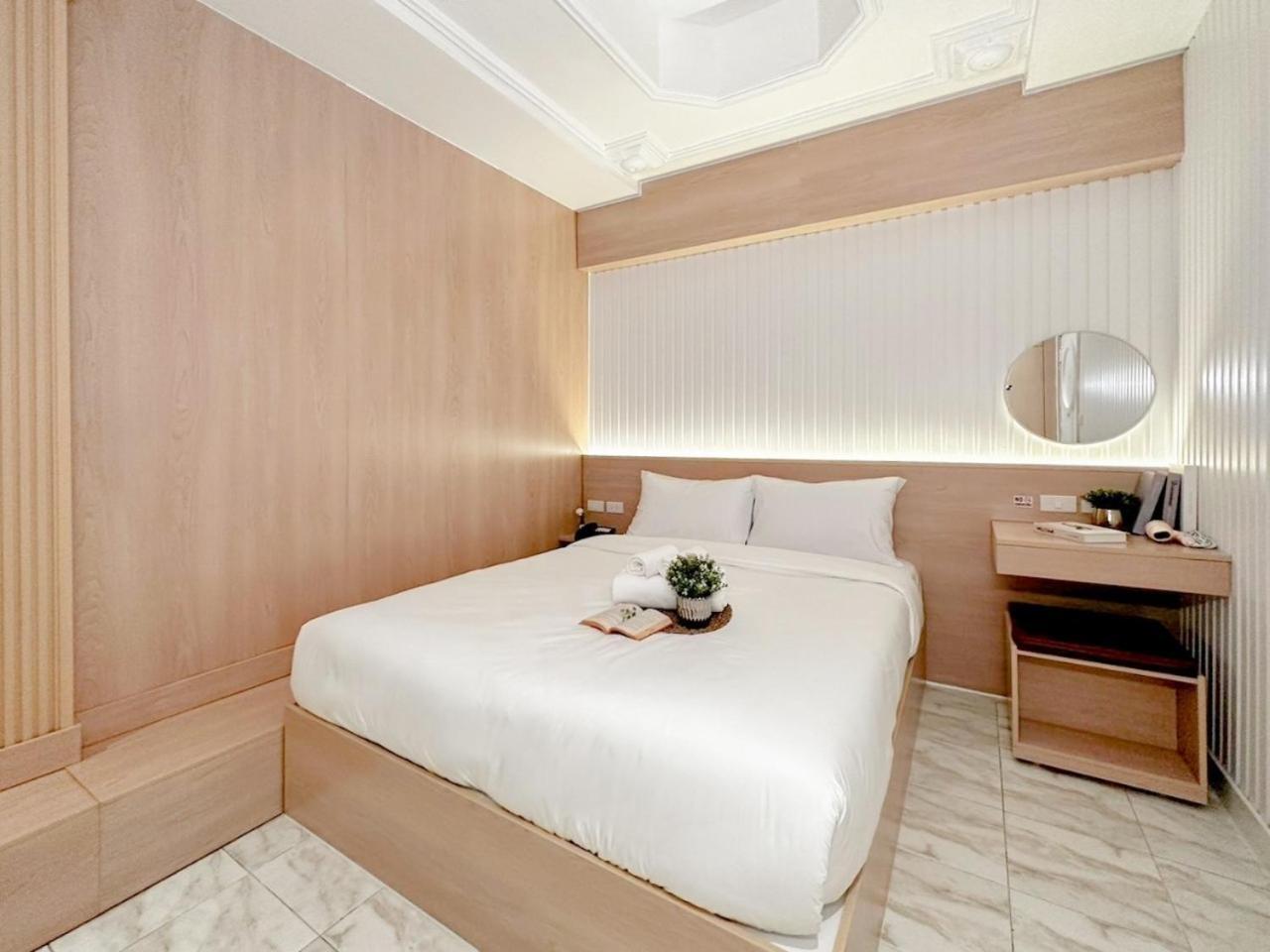 Thrive Hotel バンコク都 エクステリア 写真