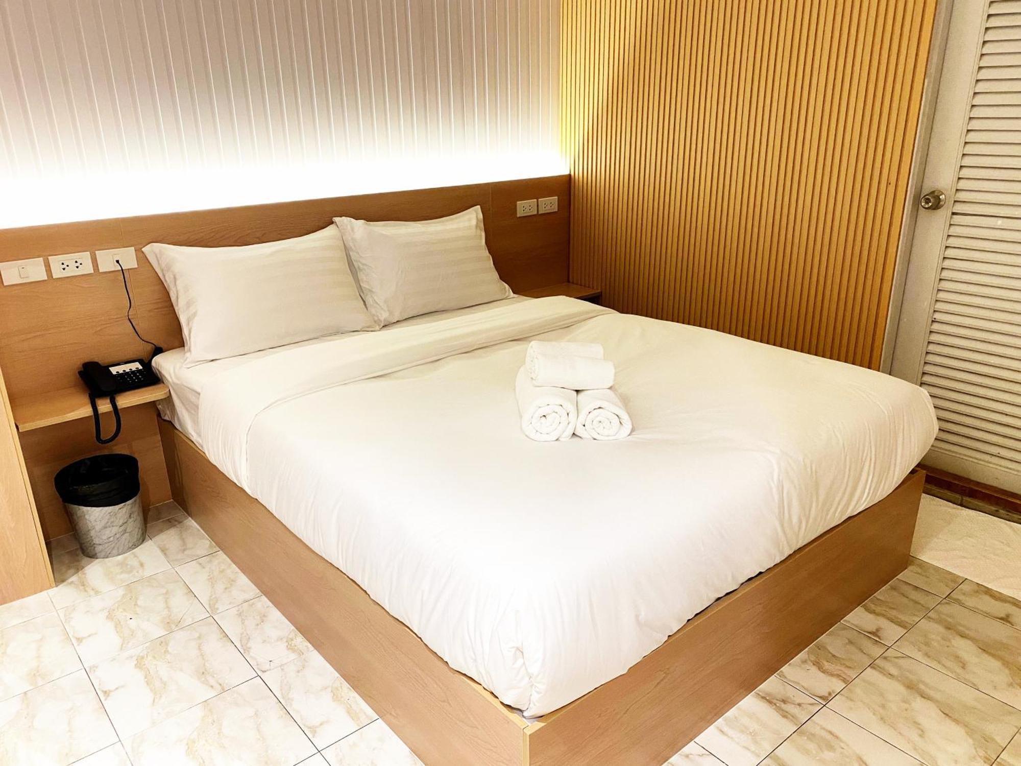 Thrive Hotel バンコク都 エクステリア 写真