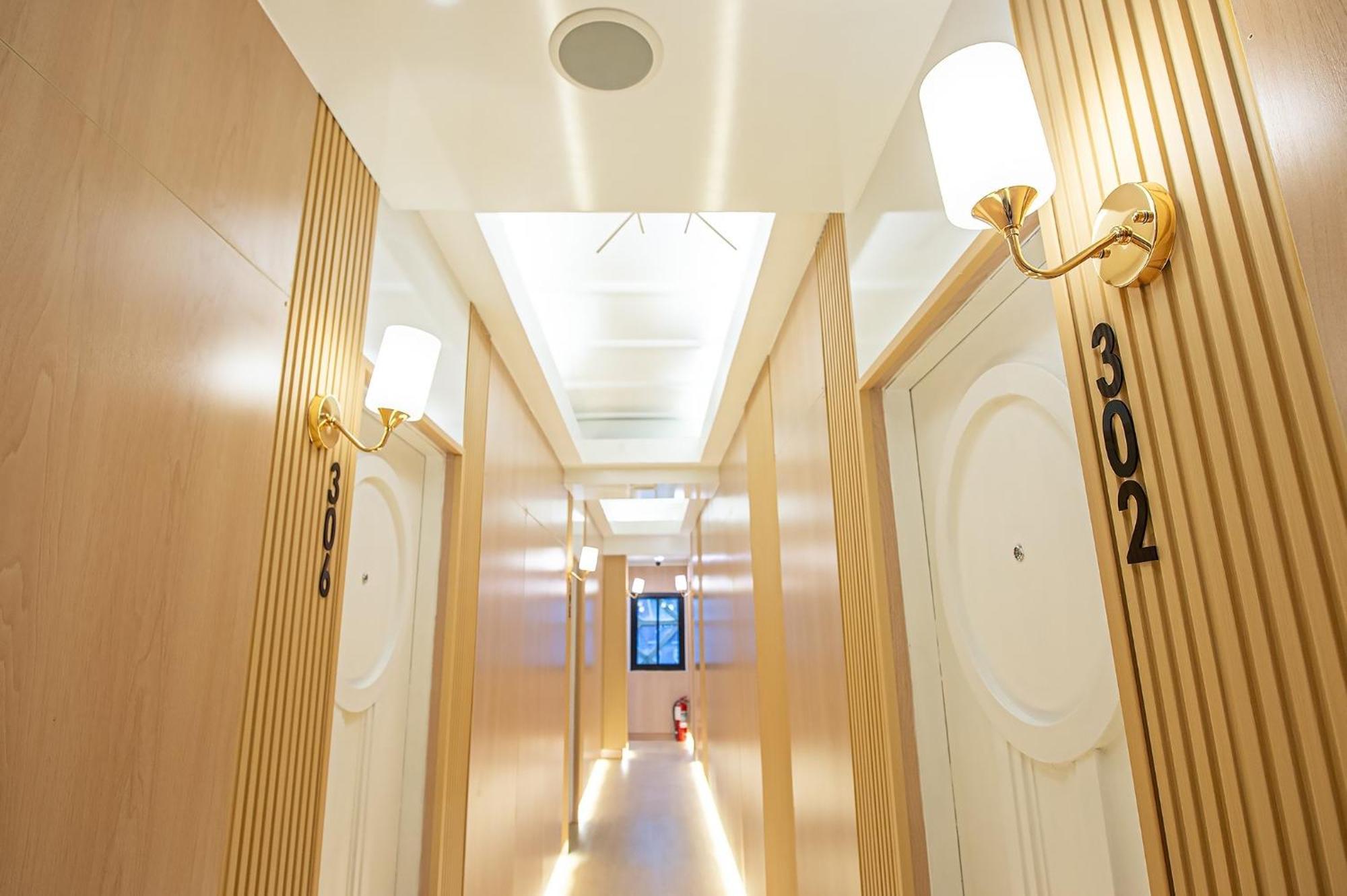 Thrive Hotel バンコク都 エクステリア 写真