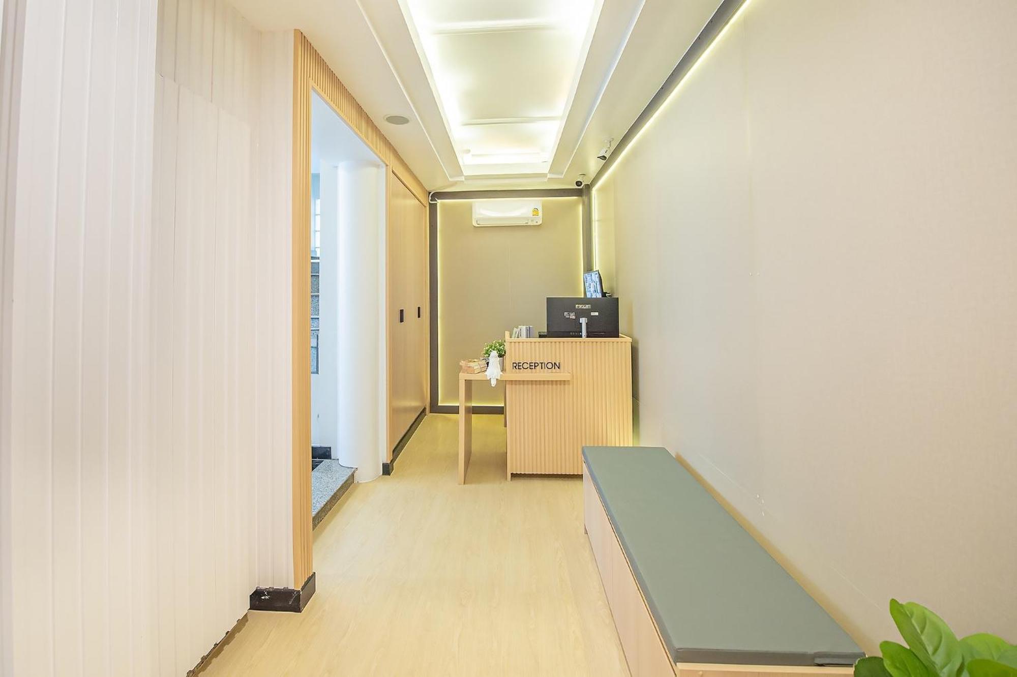 Thrive Hotel バンコク都 エクステリア 写真